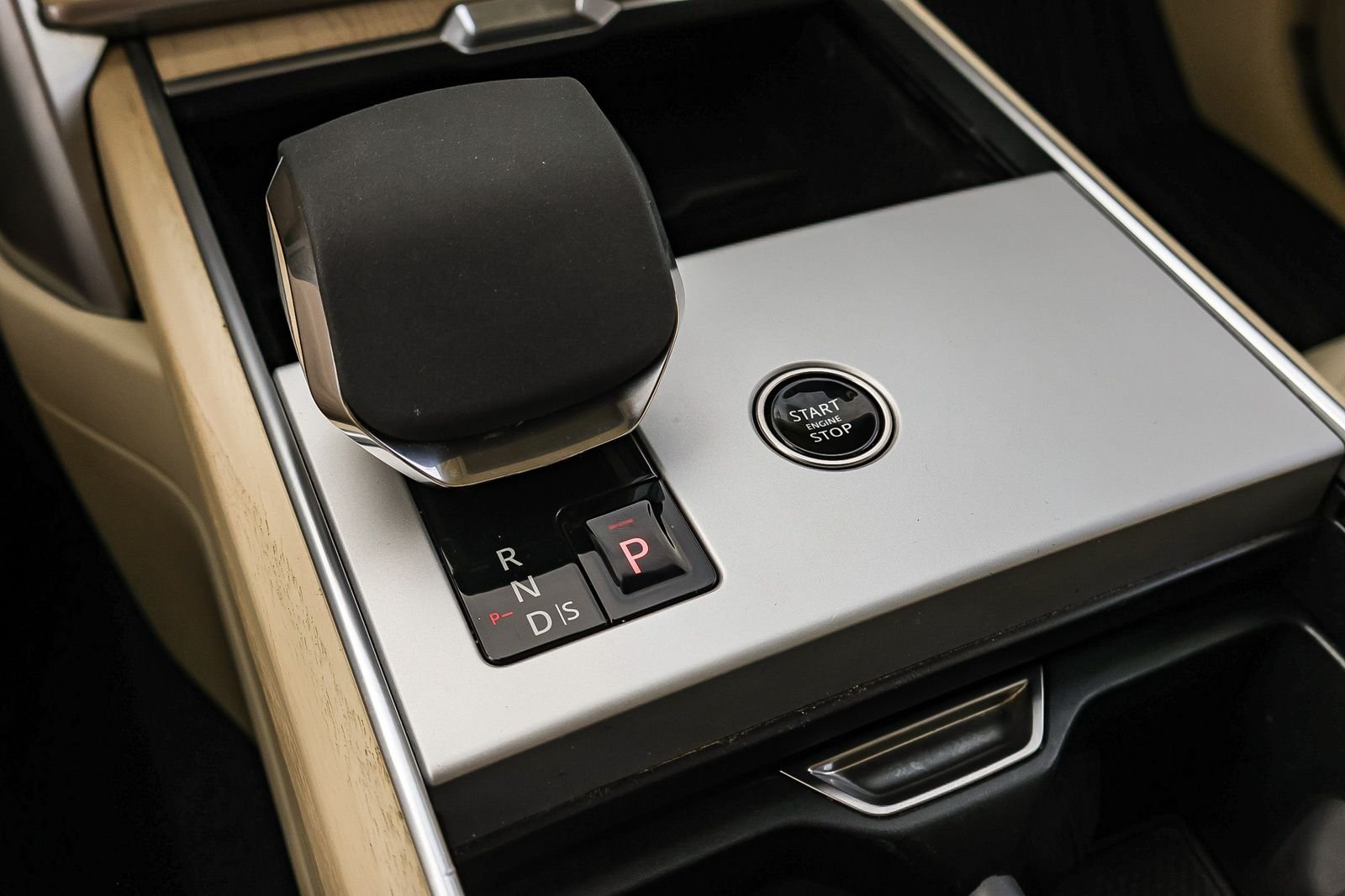 2024 Land Rover Range Rover SE - Photo 38