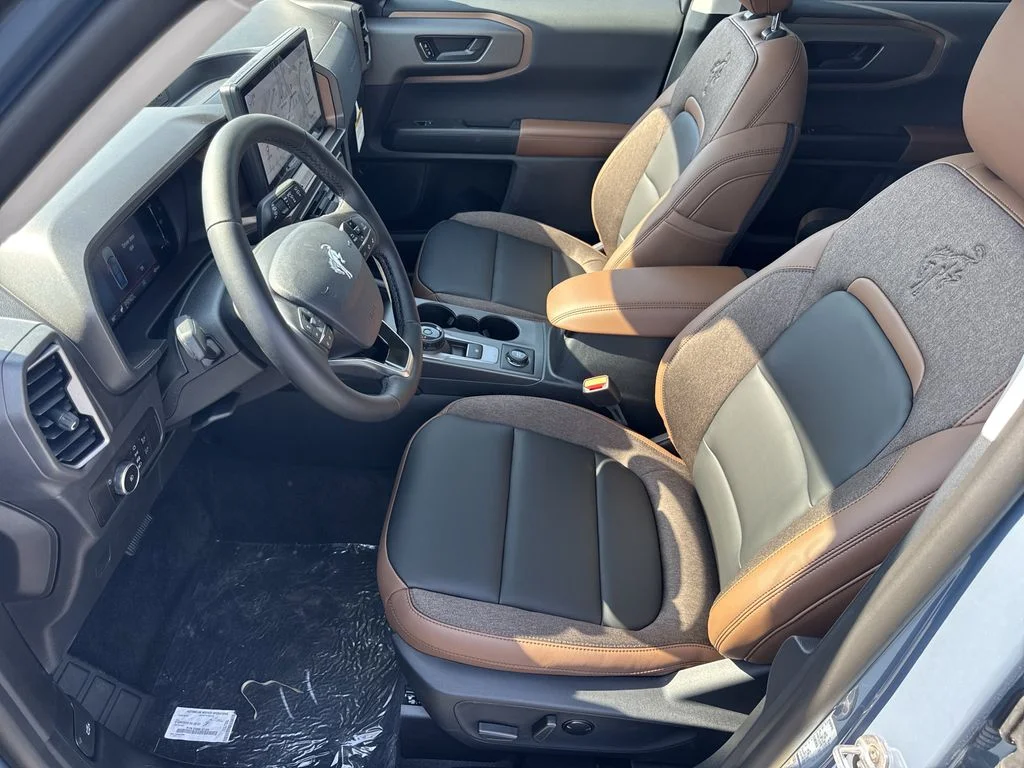 New 2026 Azure Gray Metallic Tri-Coat Ford Outer Banks® image 9