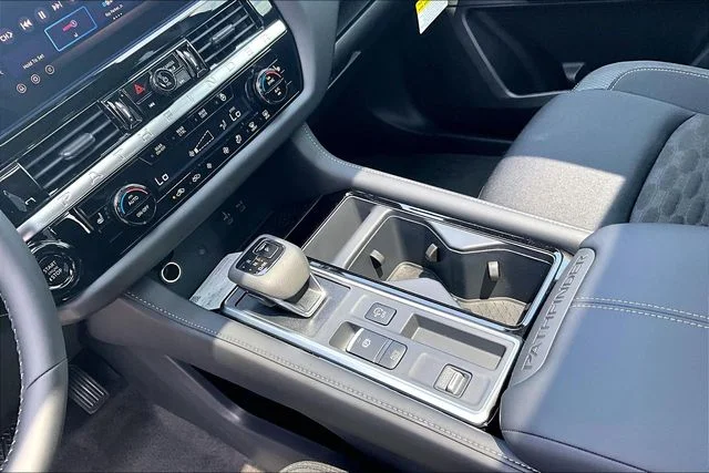 New 2026 Nissan Pathfinder SV 4D Sport Utility
