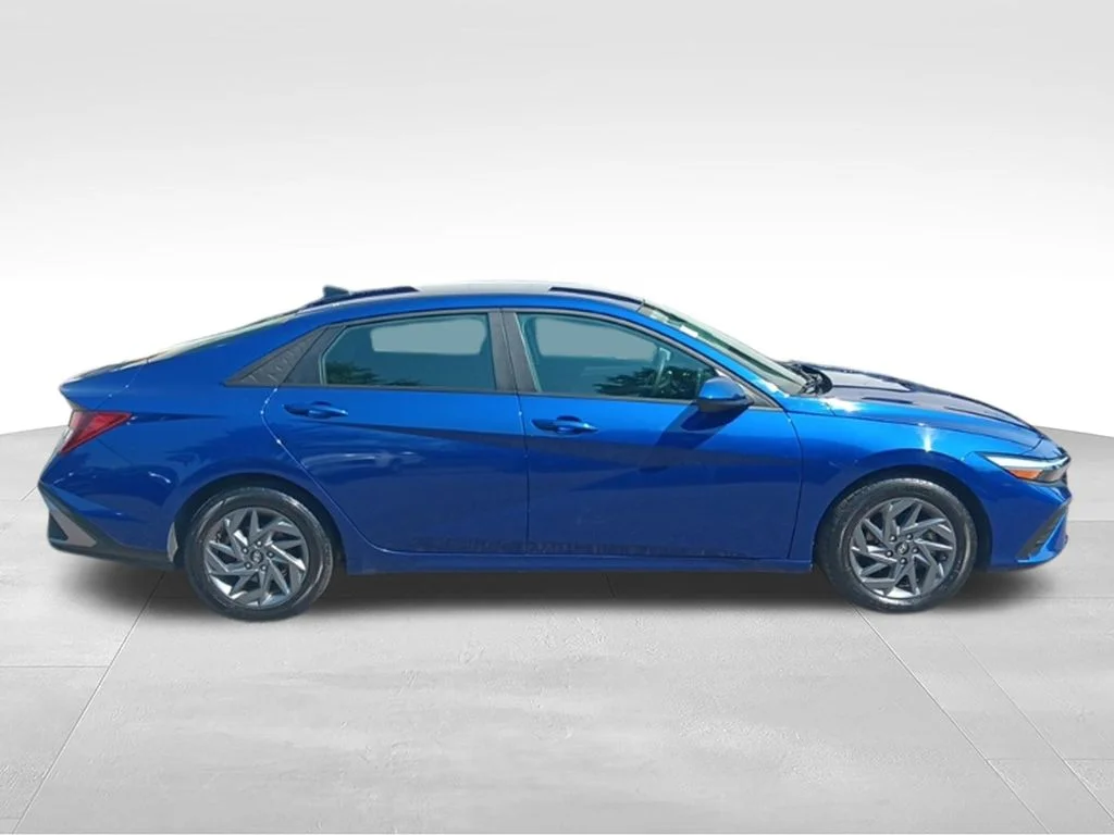Used 2024 Intense Blue Hyundai SEL image 7