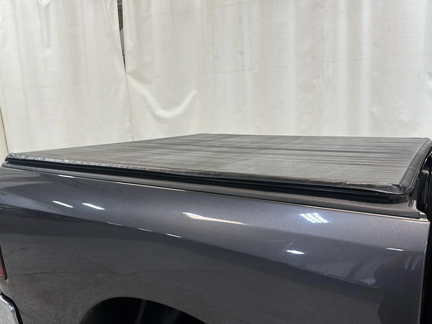 Used 2016 Granite Crystal Metallic Clearcoat Ram Big Horn image 33