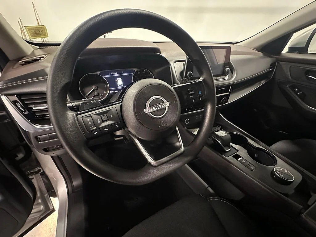 Used 2022 Silver Nissan SV image 21