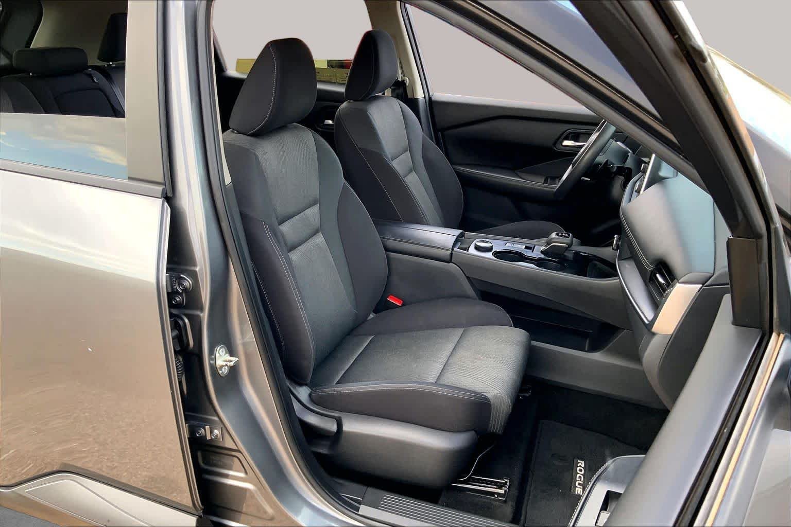 2024 Nissan Rogue SV - Photo 9