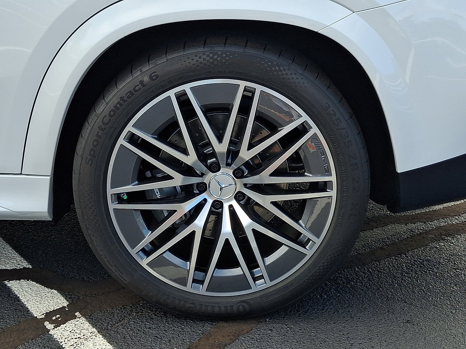 New 2027 MANUFAKTUR Moonlight White Metallic Mercedes-Benz AMG® GLE 53e 4MATIC+ Coupe image 7