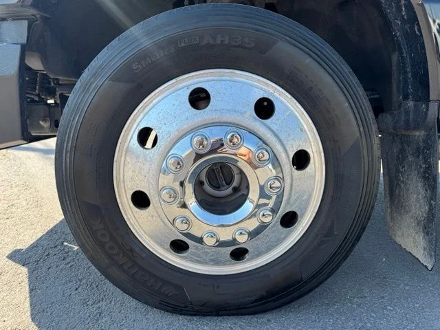 Used 2019 Black Metallic Ford Limited image 10