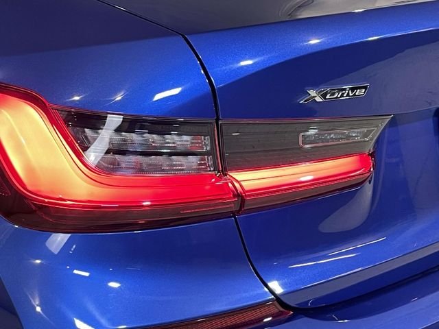 Used 2019 Blue BMW 330i xDrive image 16