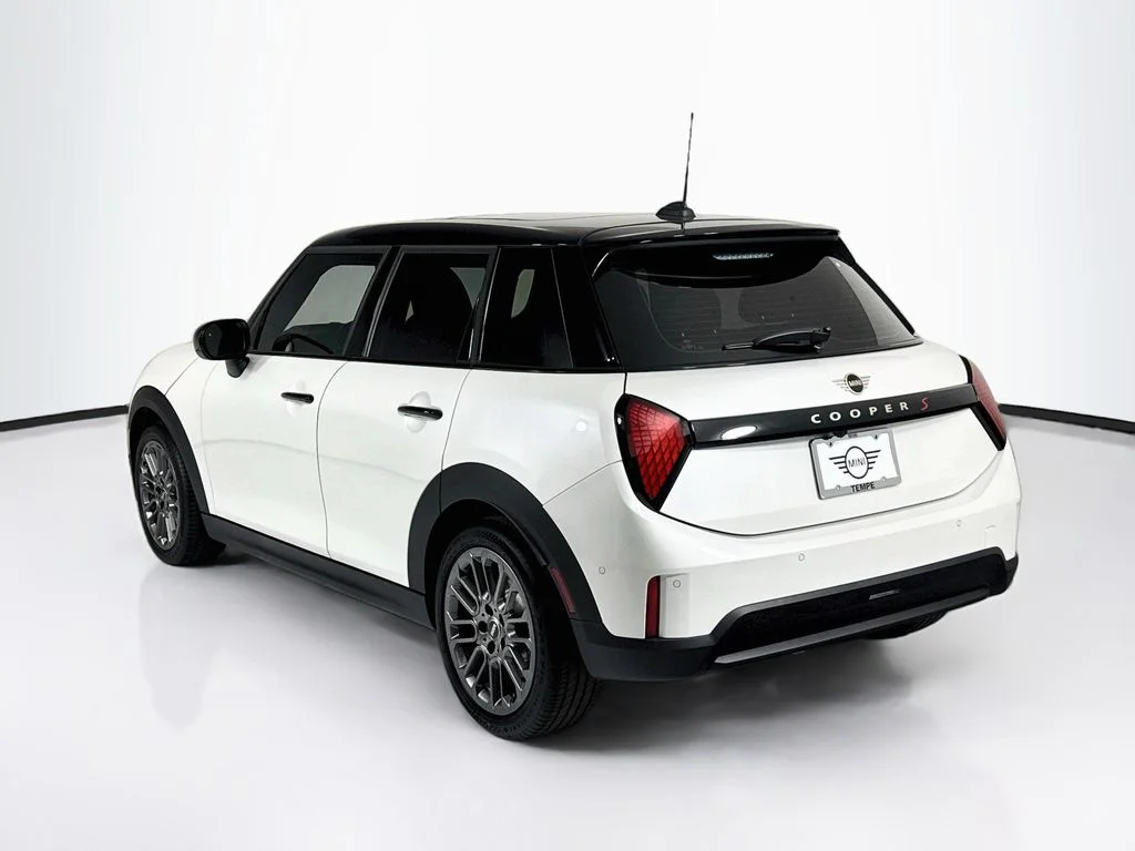 New 2026 Nanuq White Metallic MINI Signature Plus image 7