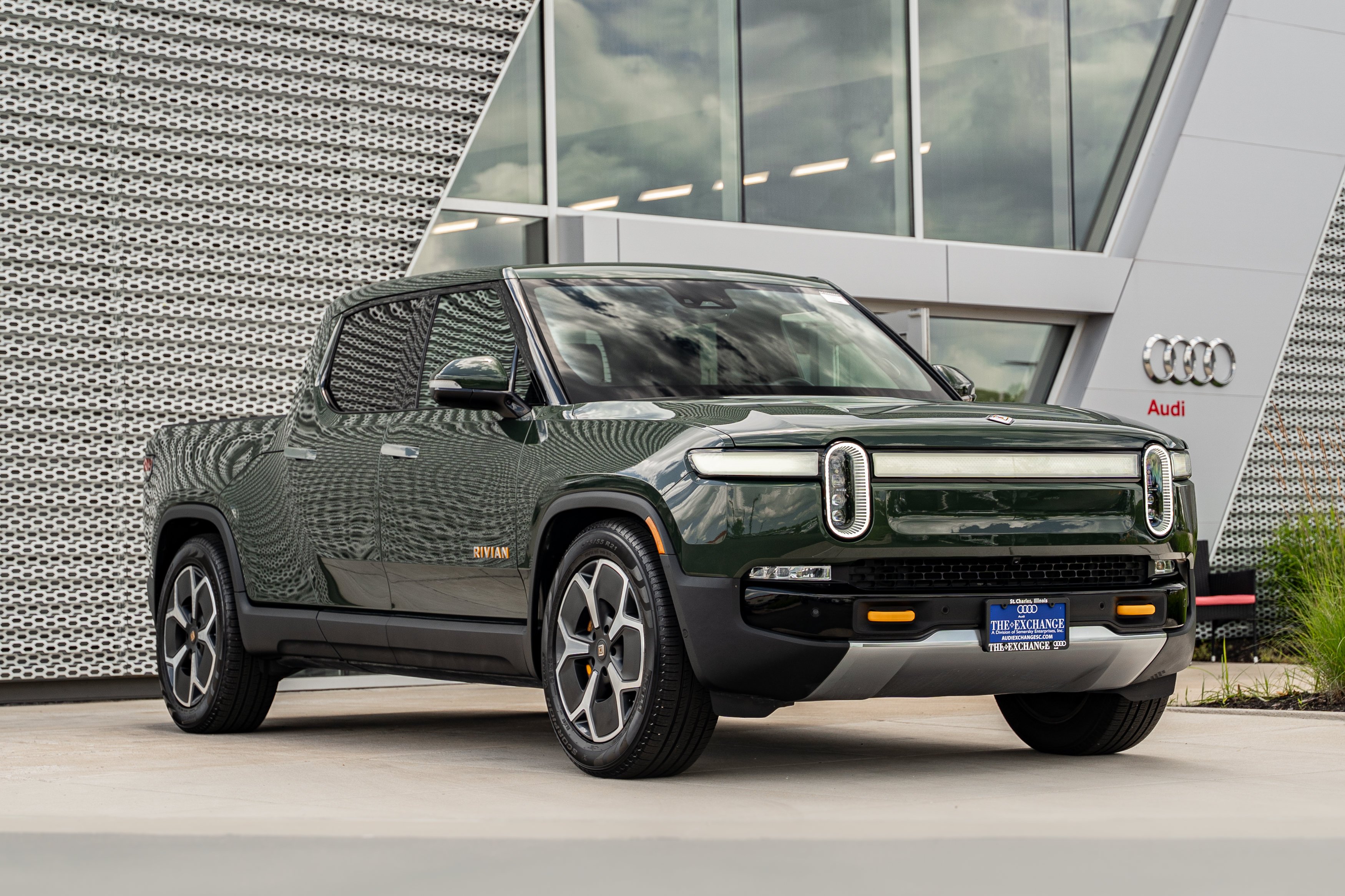 2022 Rivian R1T Adventure's photo