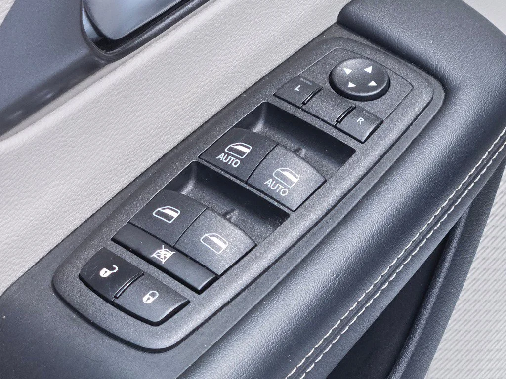 Used 2024 White Chrysler Touring L image 21