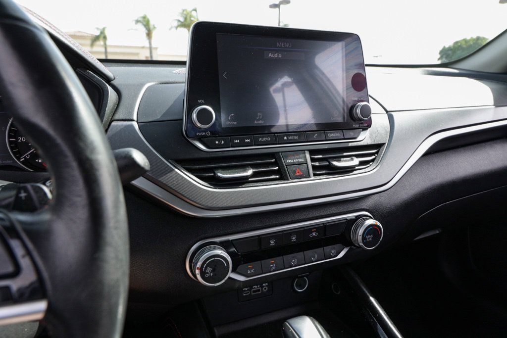 Used 2024 Silver Nissan 2.5 SR image 27