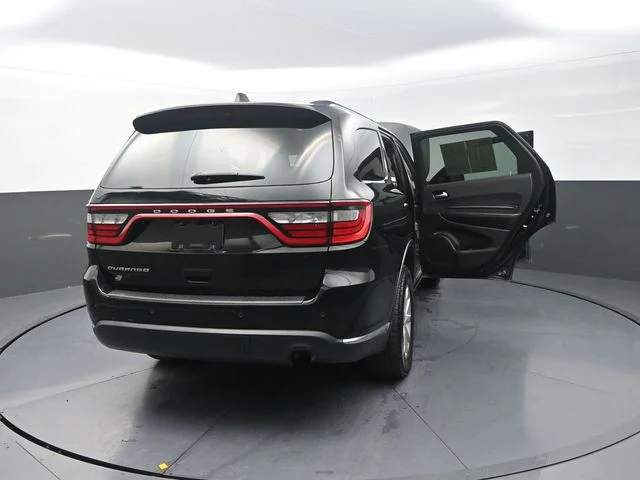 Used 2022 Black Dodge SXT image 35