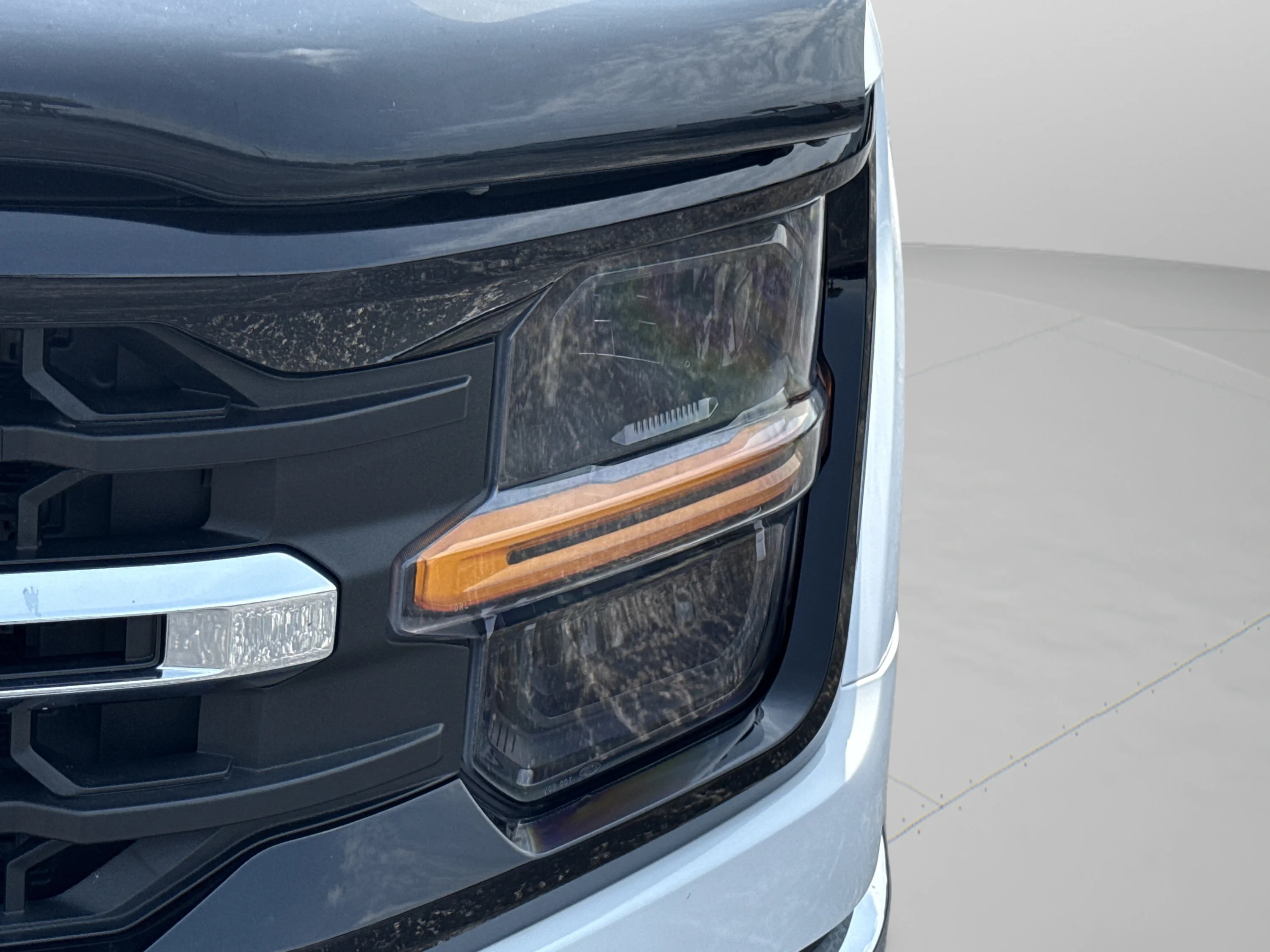 Used 2024 Oxford White Ford XLT image 45