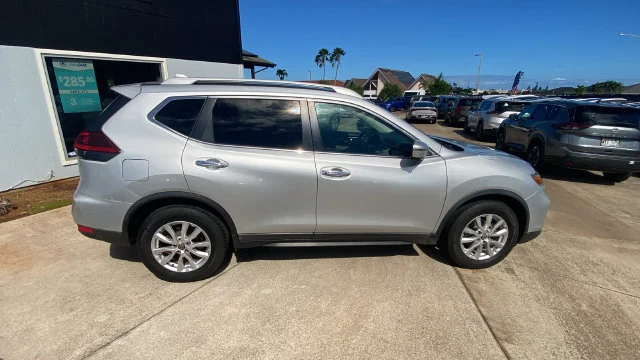 Used 2018 Silver Nissan SV image 6