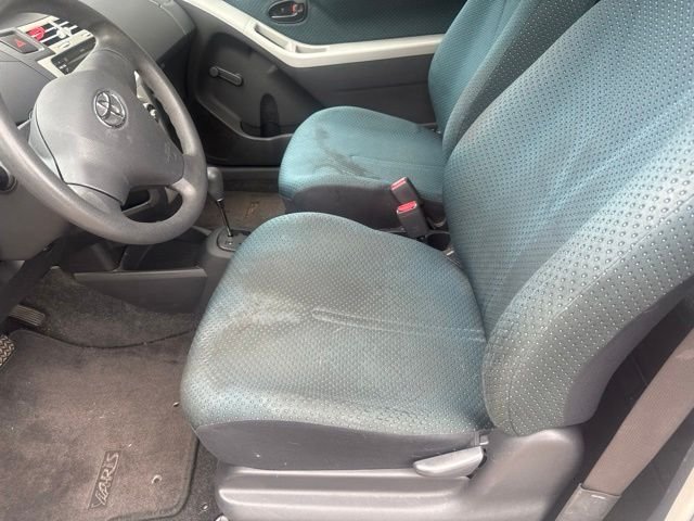 Used 2007 White Toyota Base image 7