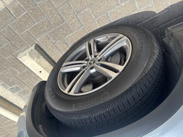 Used 2022 Silver Mercedes-Benz GLC 300 image 21