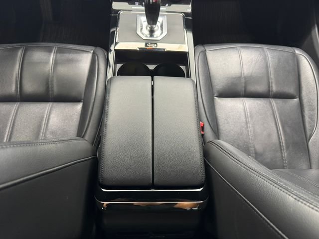 Used 2023 Fuji White Land Rover Dynamic image 35
