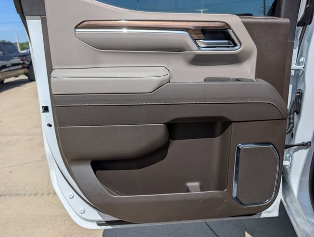 New 2026 Summit White Chevrolet LT Trail Boss image 8
