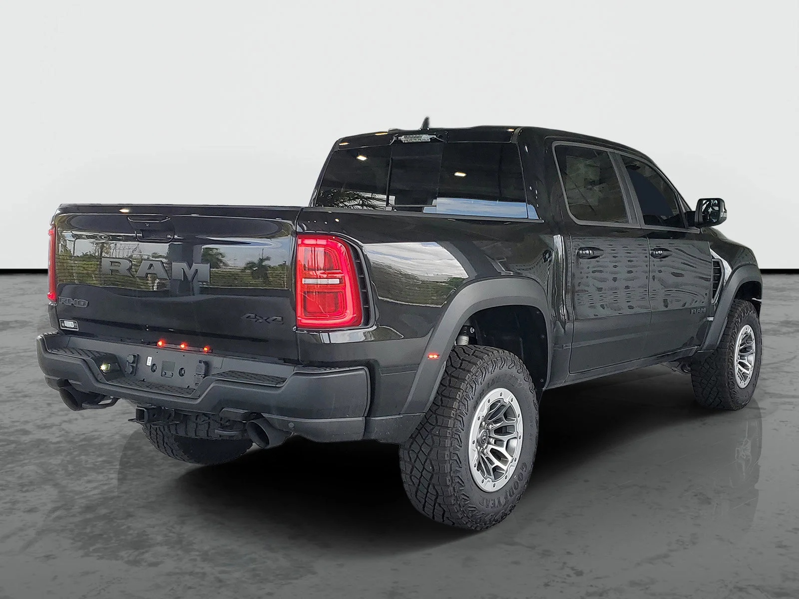 New 2026 Diamond Black Crystal Pearl-Coat Exterior Paint RAM RHO image 1