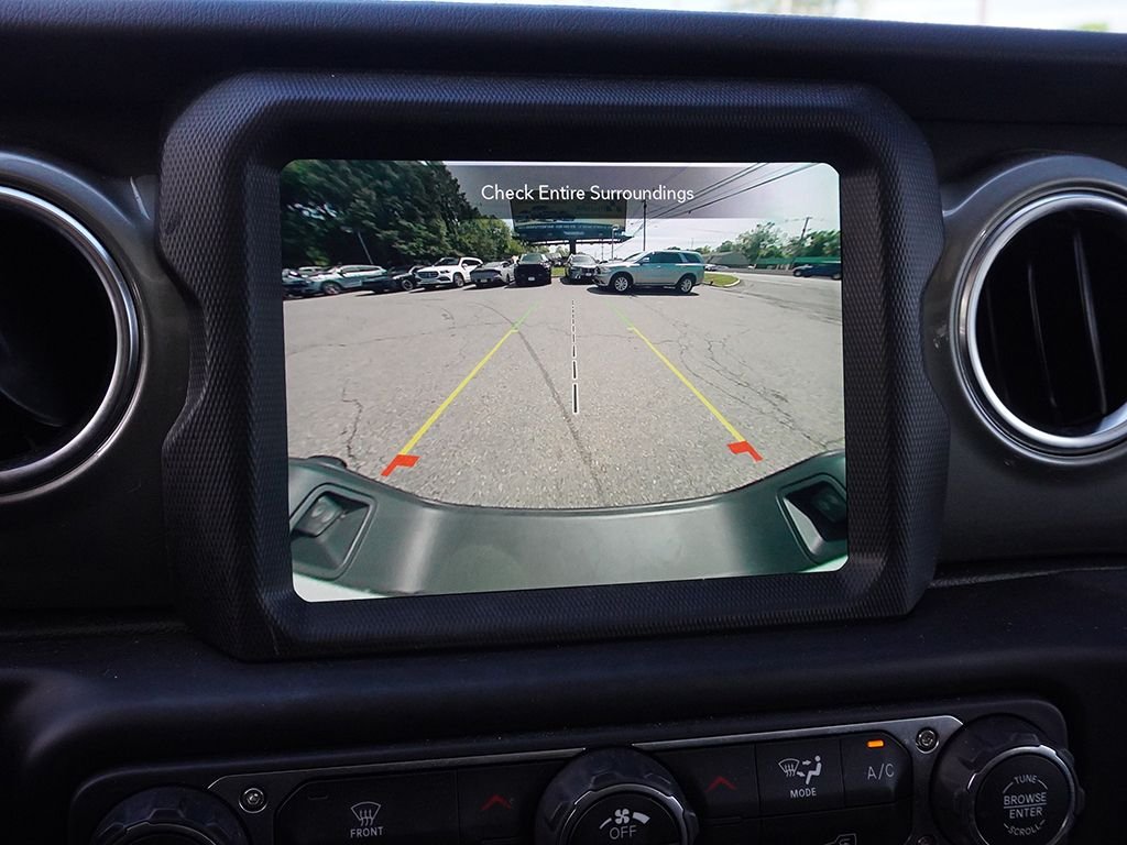 Used 2023 White Jeep Overland image 38