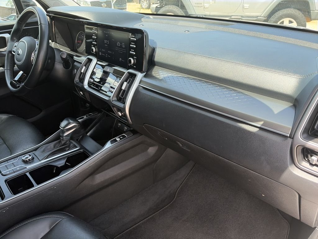 Used 2021 Silver Kia S image 35
