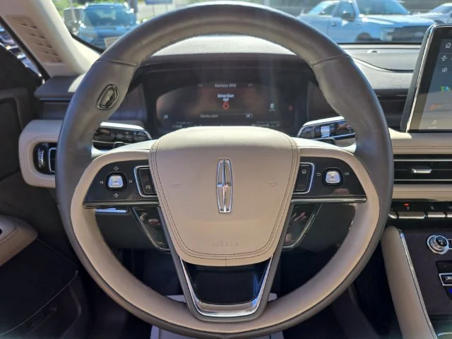 Used 2020 White Lincoln Reserve image 30