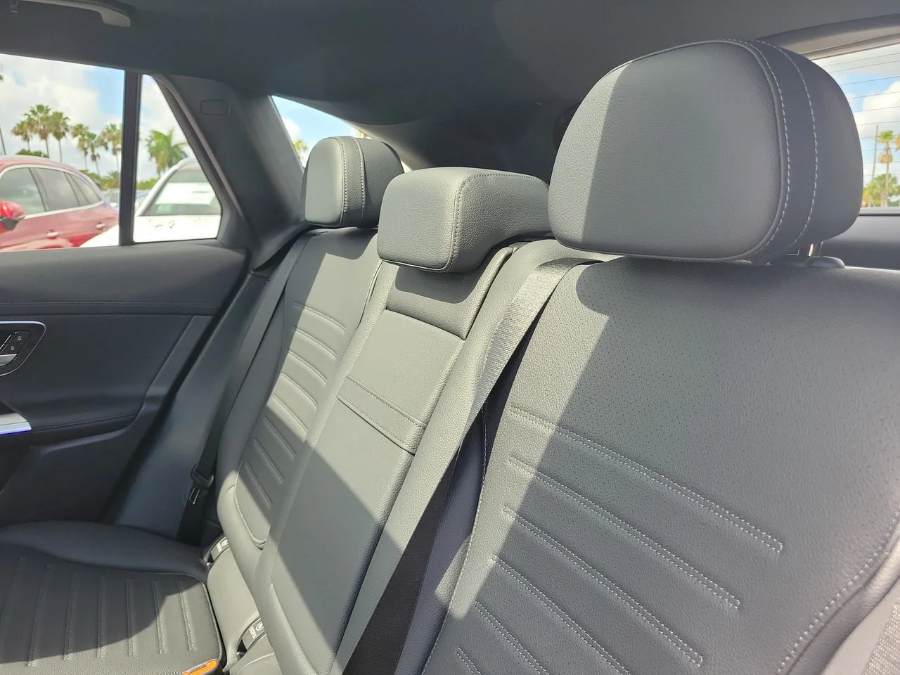 New 2026 Polar White Mercedes-Benz GLC 300 image 10