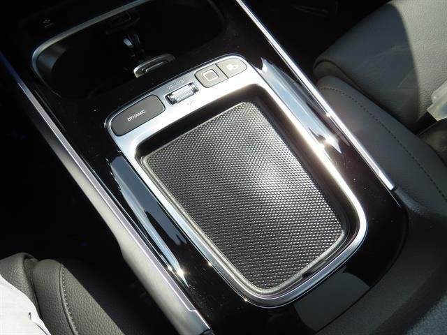 Used 2026 Mountain Grey Metallic Mercedes-Benz GLB 250 image 16