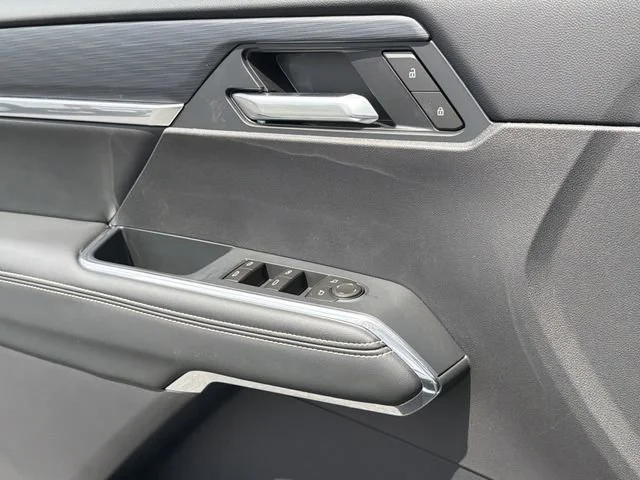 New 2026 Summit White GMC Elevation image 23