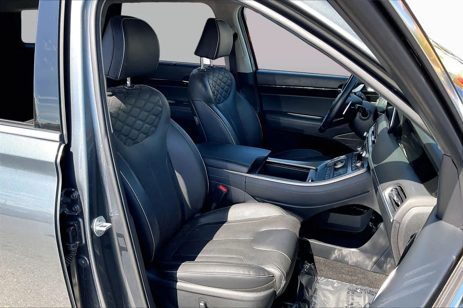 Used 2022 Steel Graphite Hyundai Limited image 14