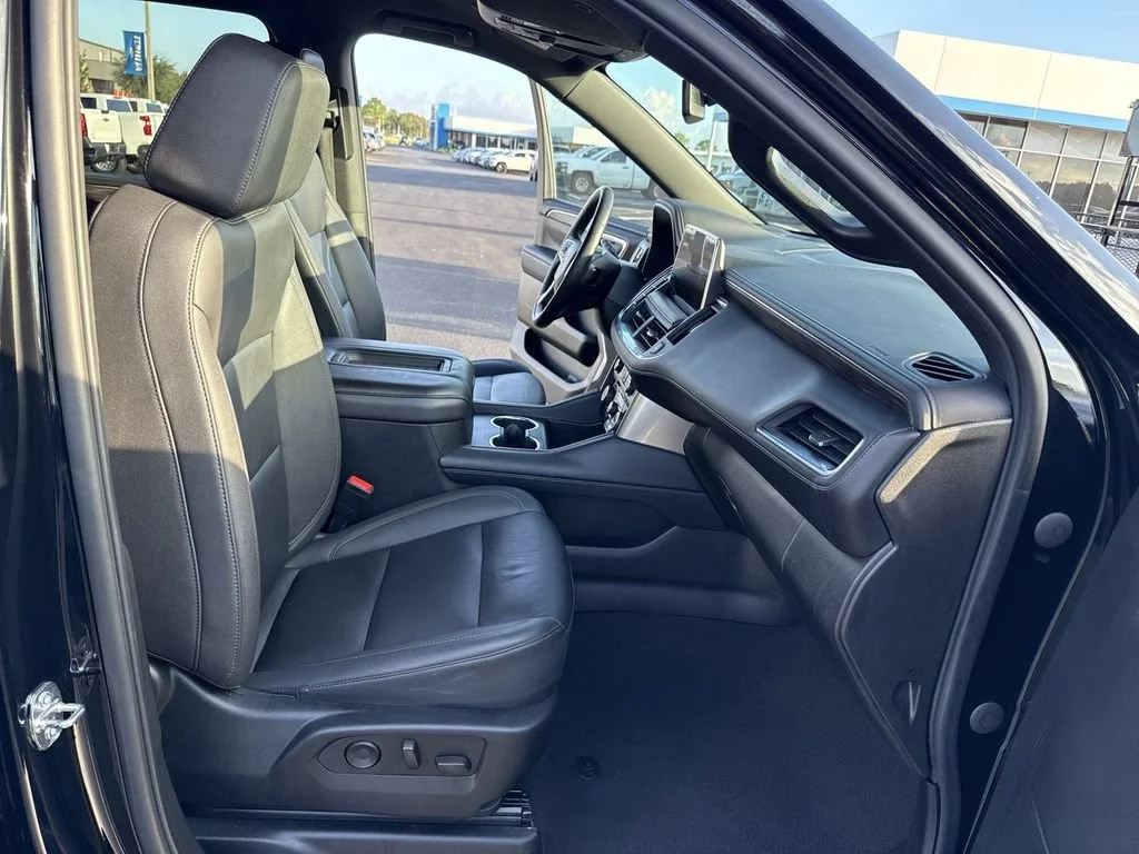 Used 2023 BLACK Chevrolet LT image 27