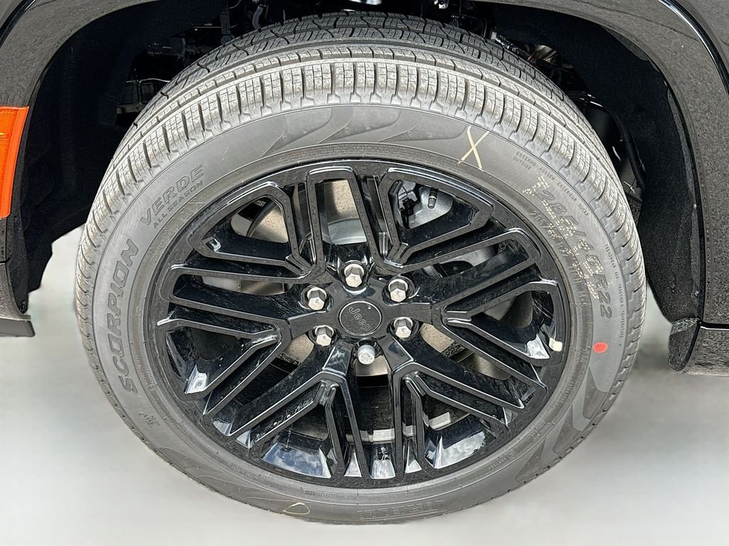 New 2026 High Gloss Black Exterior Paint Jeep Limited Reserve image 9