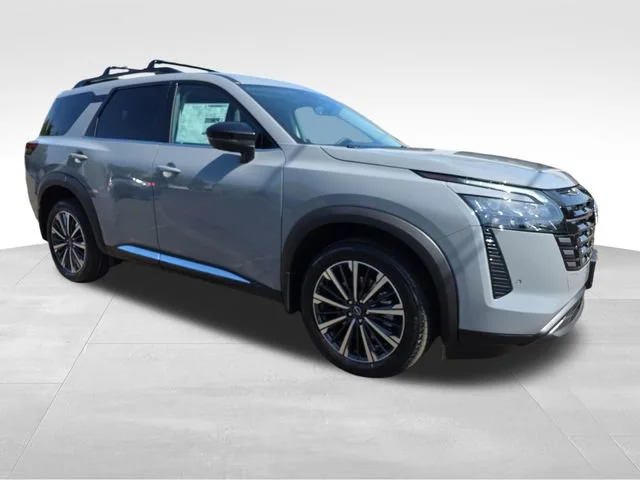 2026 Nissan Pathfinder Platinum 4WD's photo