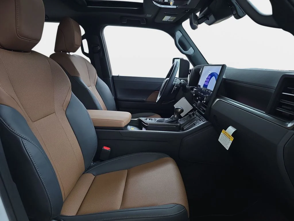 New 2026 Eminent White Pearl Lexus PREMIUM PLUS image 9