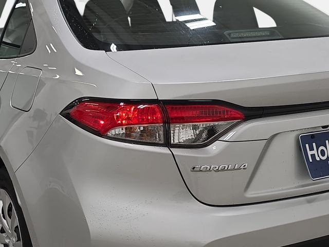Certified Used 2025 Silver Toyota LE image 30