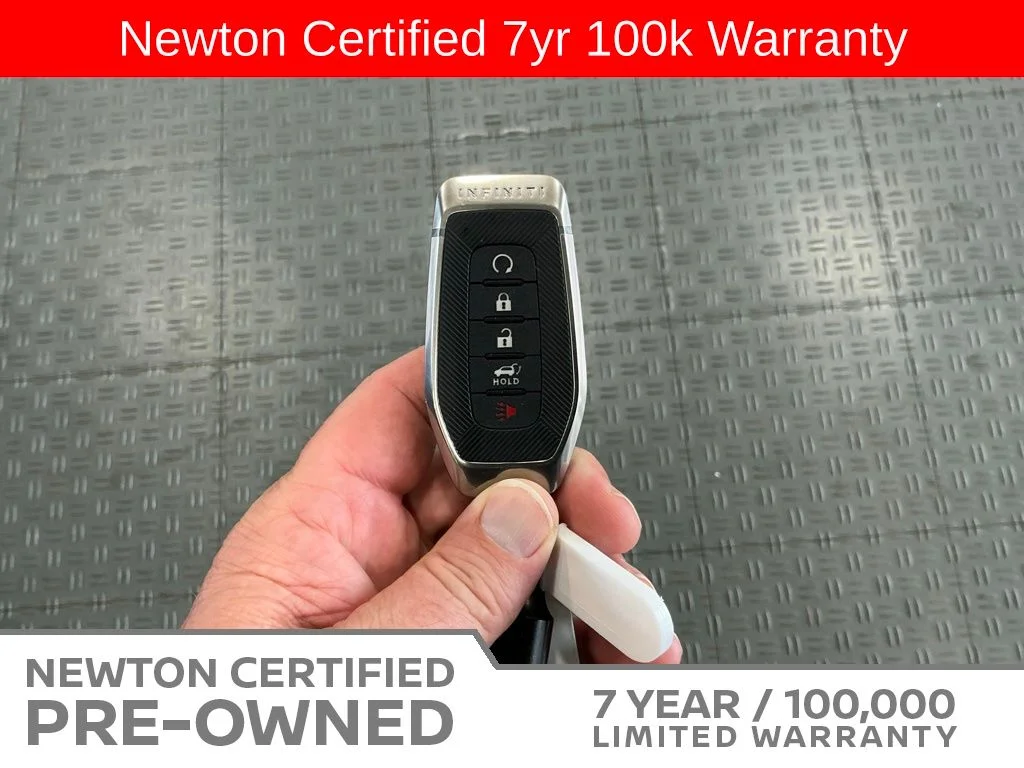 Certified Used 2025 Mineral Black INFINITI LUXE image 45