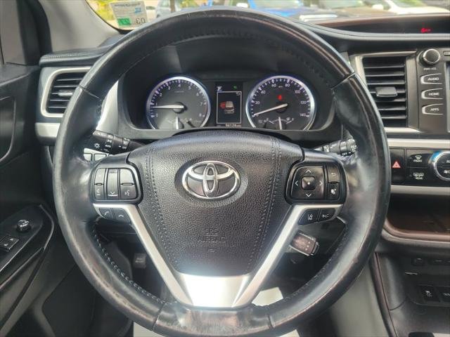 Certified Used 2017 BLIZZARD PEARL Toyota  image 35