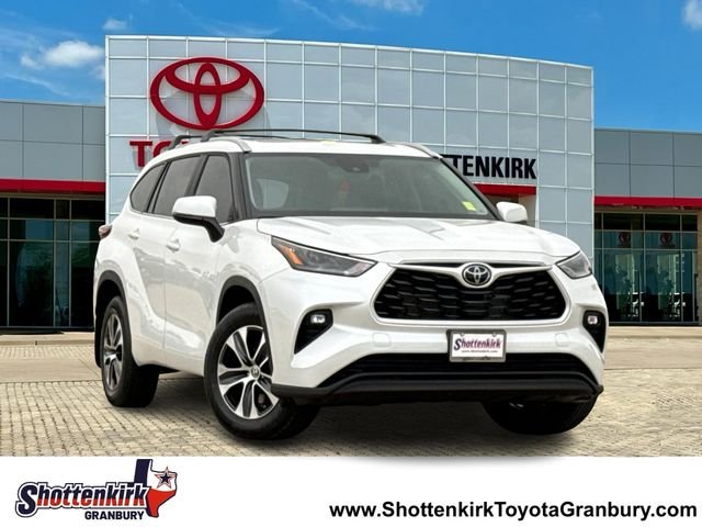 Used 2026 Beige Toyota XLE image 1