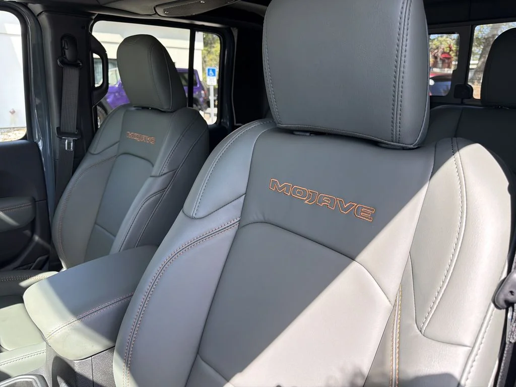 New 2026 Anvil Clear-Coat Exterior Paint Jeep Mojave X image 11