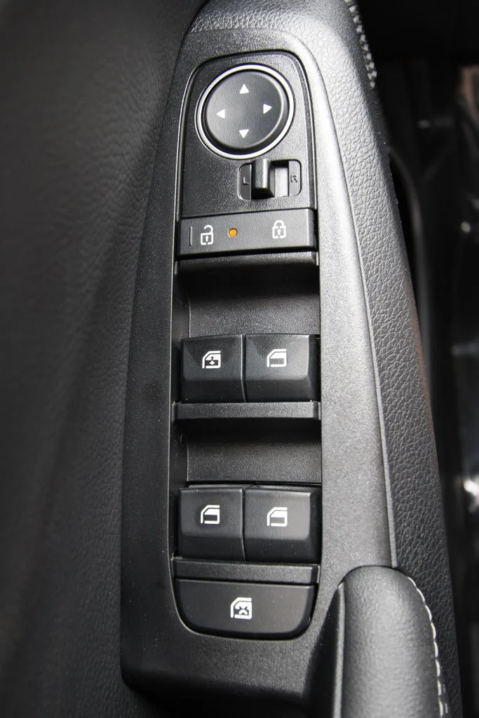 New 2026 Pluton Blue / Black Roof Kia S image 23