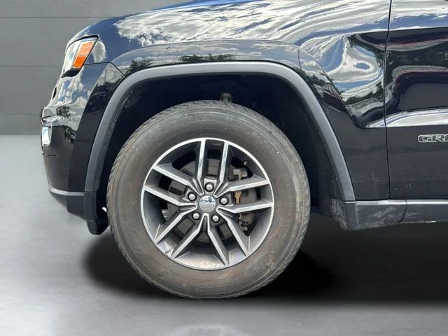 Used 2017 Black Jeep Limited image 21
