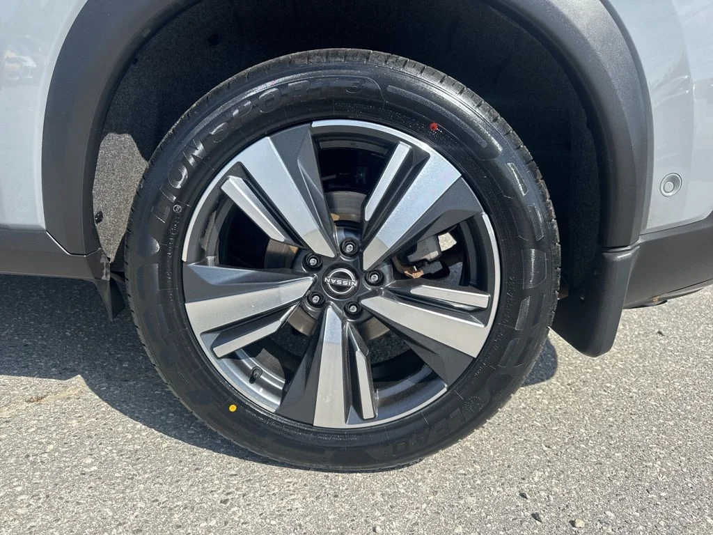 Used 2023 Gray Nissan SL image 32