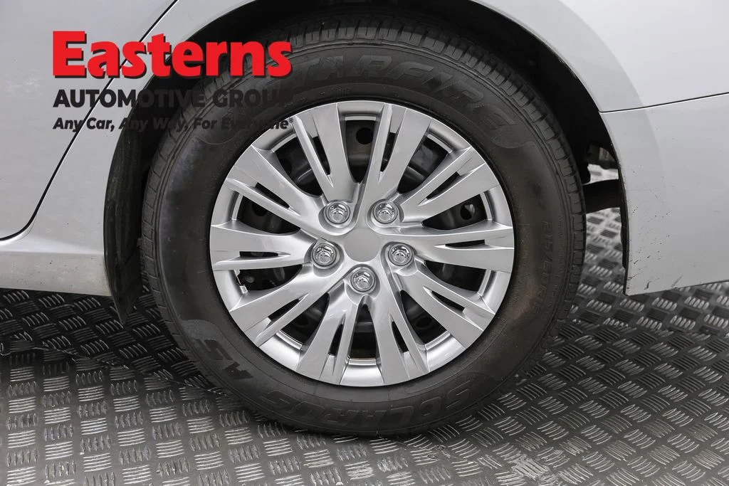 Used 2023 Silver Nissan 2.5 S image 32