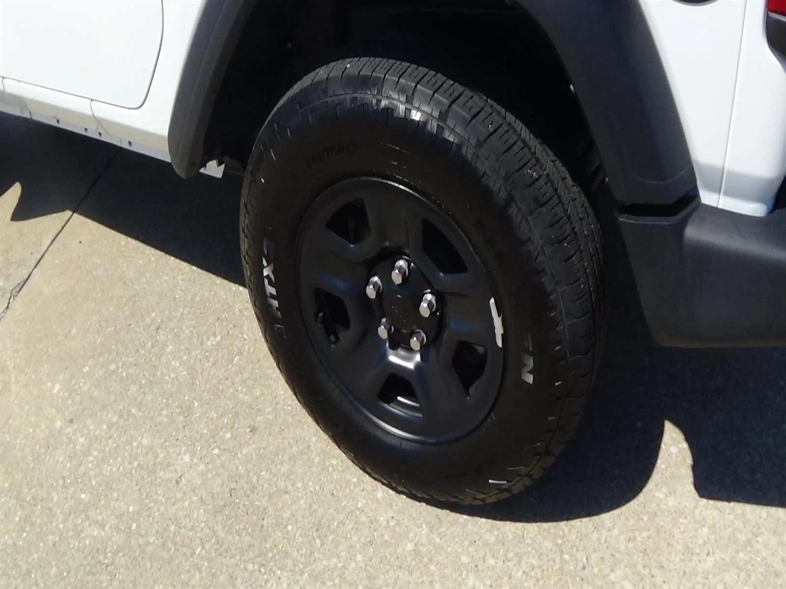 Used 2024 Bright White Clear Coat (pw7) Jeep Sport image 9