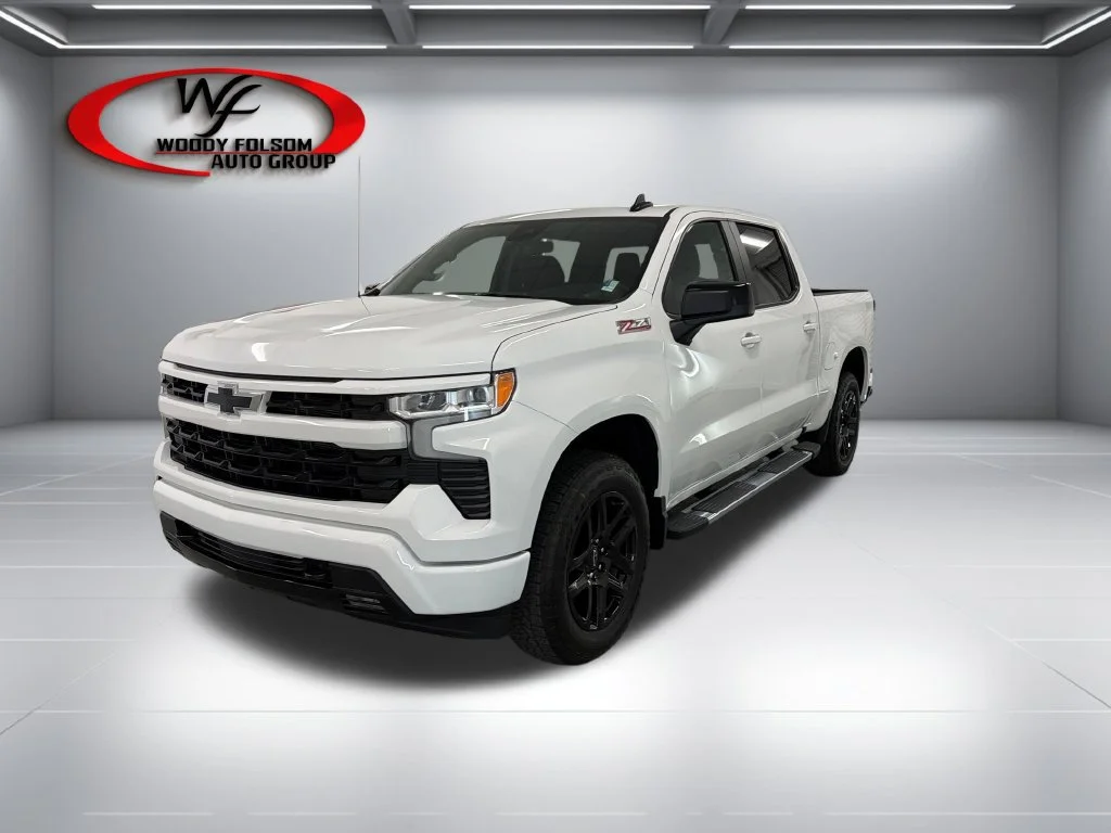 New 2026 Summit White Chevrolet RST image 3