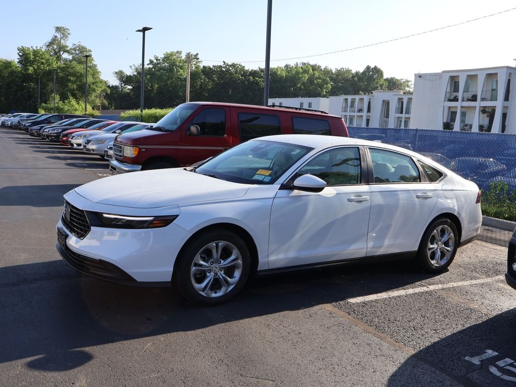 Used 2024  Honda LX image 4
