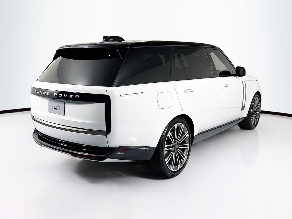 New 2026 Fuji White LAND ROVER SE 7 Seats image 5