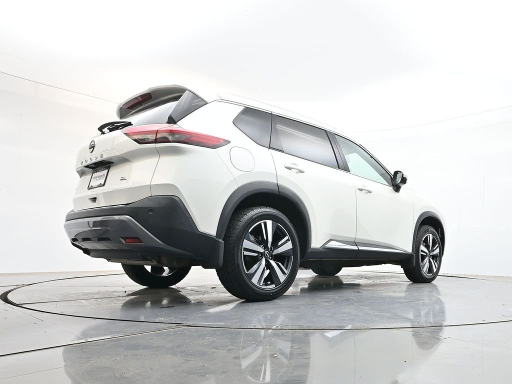 Used 2023 Pearl White Nissan SL image 38