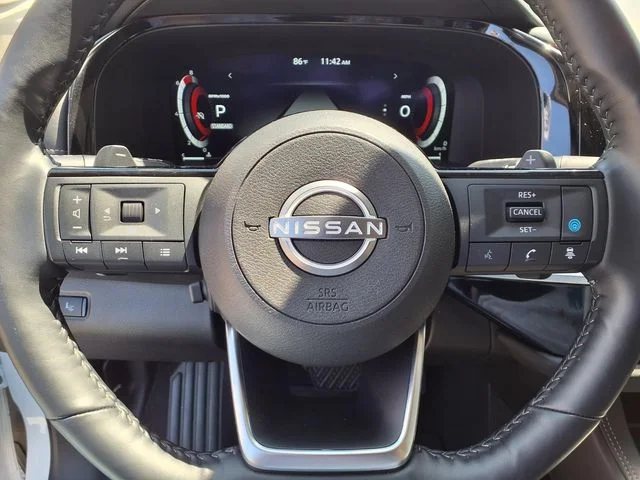 Certified Used 2025 White Nissan Platinum image 10