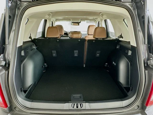 New 2025 Gray Ford Outer Banks image 24