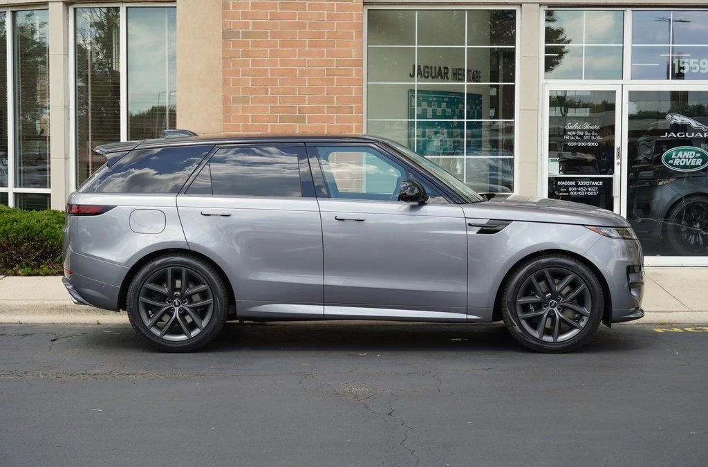 Certified Used 2025 Gray Land Rover Dynamic SE image 7